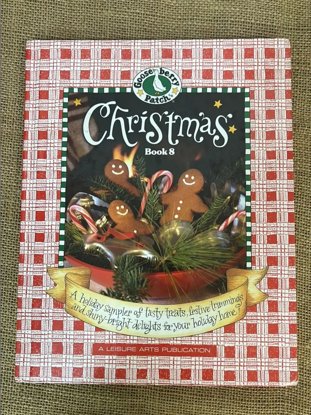 Gooseberry Patch Christmas Book, Recipes, Crafts & Decorating, Book 8, 2006 EUC